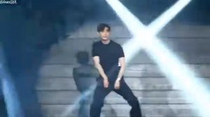 Ли Чон Сок танцует PSY-New face