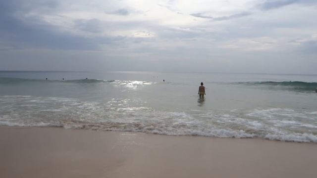 Найтонбури. Пляж и океан. смотреть онлайн