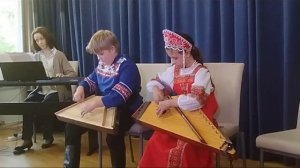 за околицей