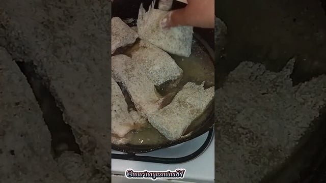 Жареная рыба с луком смотреть онлайн