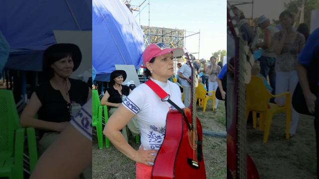 Песня " Апрель", автор слов Галина Петрова, автор музыки Елена Хохлова, поет Елена Хохлова смотреть онлайн