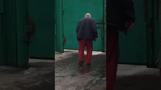 Писающий мальчик 2