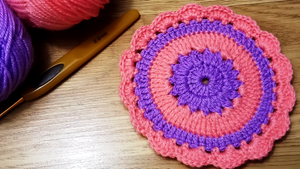 САЛФЕТКА крючком. Вяжем салфетку, которая красиво смотрится и цветной, и однотонной