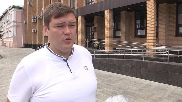 Александр Гречищев проверил состояние спортивной и детской площадок смотреть онлайн