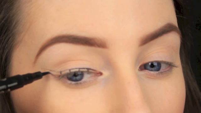 How to: Perfect Winged Eyeliner! (New Technique!) смотреть онлайн