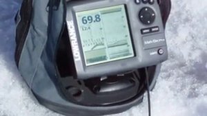 Lowrance Mark 5x Pro Ice Fishing.MOV