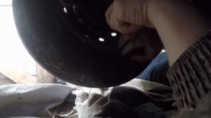 Регулировка  тормозов каравана. Смазка тормозных тросов.