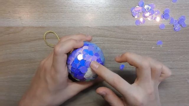 Сверкающие елочные шары из пайеток | DIY Christmas toys
