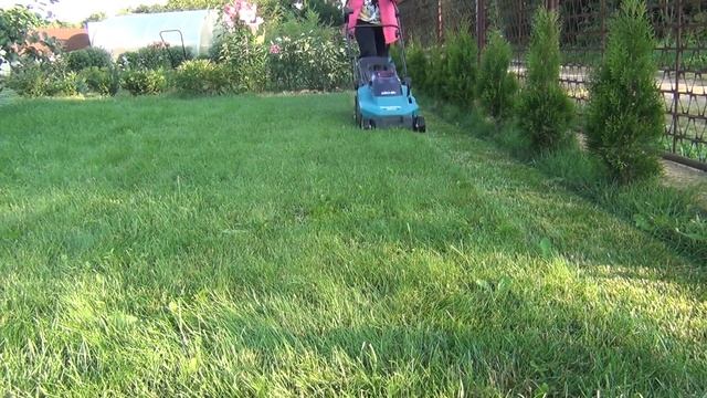 Аккумуляторная газонокосилка Makita DLM382. смотреть онлайн