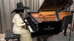 Resident Evil 8 Village「Lady Dimitrescu's Music / Mommy Theme」Ru's Piano Cover