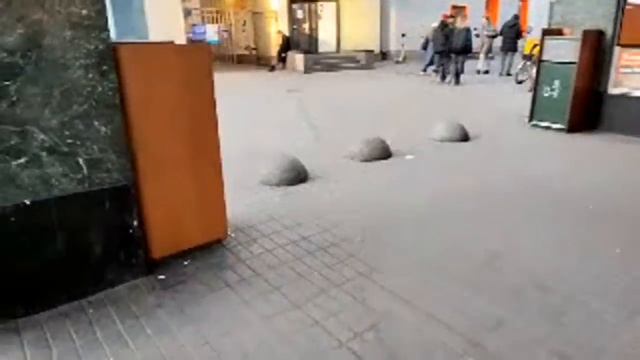 Жизнь Бомжей В России. Москва. Савеловский Вокзал смотреть онлайн