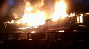 Пожар уничтожил часть декораций киногородка в подмосковном поселке Горки Ленинские