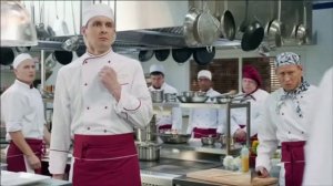 Сериал "Кухня" Виктор Баринов ругает поваров. Смешной отрывок