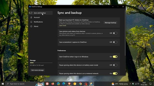 Microsoft is rolling out the redesigned OneDrive app for Windows 10 смотреть онлайн