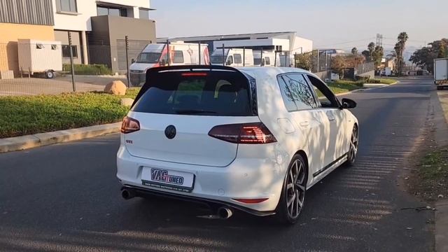 Golf 7 GTi Clubsport Downpipe exhaust sound | Launch Control смотреть онлайн