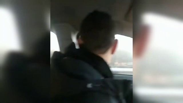 На трассе М5 недалеко от гостиницы «Золотой петушок» в районе моста опрокинулась фура. смотреть онлайн