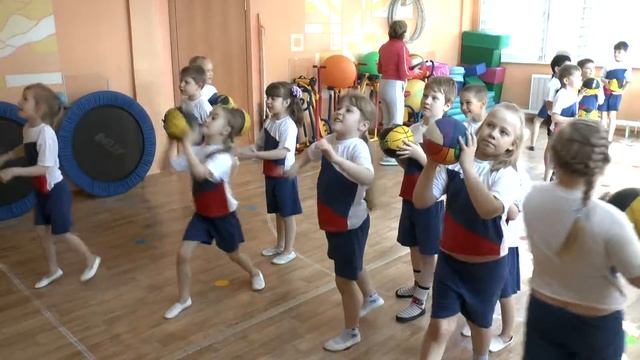 Спортивные занятия в детском саду №25 смотреть онлайн