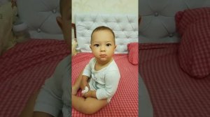 Что умеет ребенок в годик? Викульке годик и 3 дня