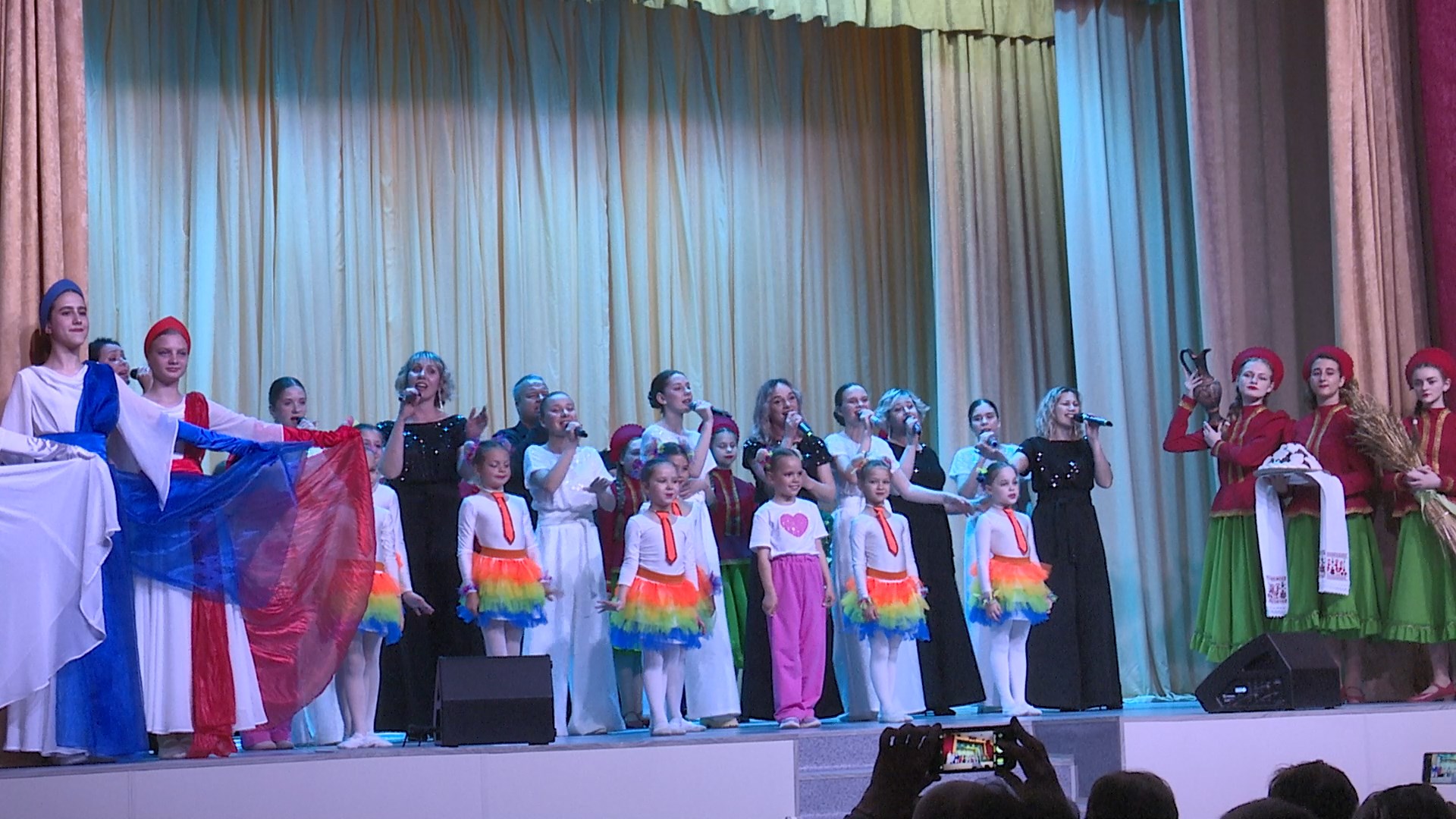 В Варваровке прошло торжественное открытие обновленного Дома культуры