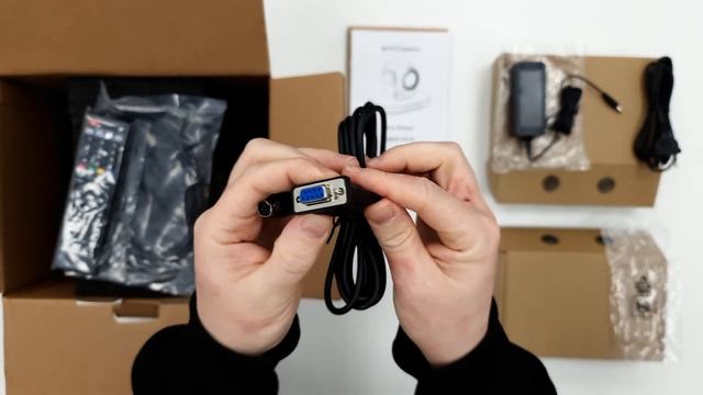 CleverCam 2712UHS NDI: Распаковка PTZ-камеры для видеоконференций и переговорных комнат смотреть онлайн