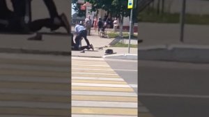 ?Жёсткое задержание за прослушивание не правильной музыки ...