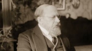 Сидит эта изумительная дрянь в доме как нарыв