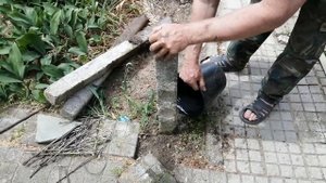 Ты об этом даже не догадывался! Как легко выкорчевать столб из земли.
