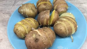 Отварной картофель по-деревенски