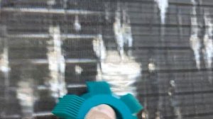 Чиллер "побило" градом. Расчесываем и выпрямляем ламели  оребрения теплообменика кондиционера.