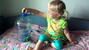 ИГРЫ С КРЫШКАМИ ♥ Развивающие игры для ребенка 1 2 3 года