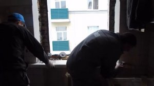 Прощание со сталинскими окнами - 3. Демонтаж подоконника с сохранением плитки.