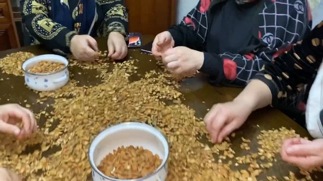 Дагестан/ Как живут люди в горных сёлах/ Как односельчане помогают друг другу. смотреть онлайн