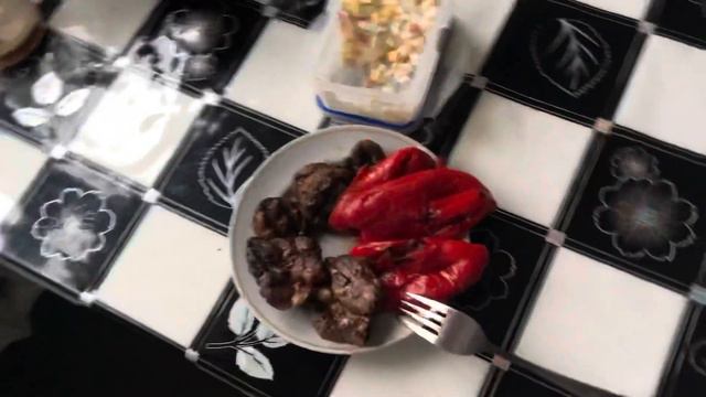 Приготовление на гриле/ Выход на работу/ Вечерняя прогулка смотреть онлайн