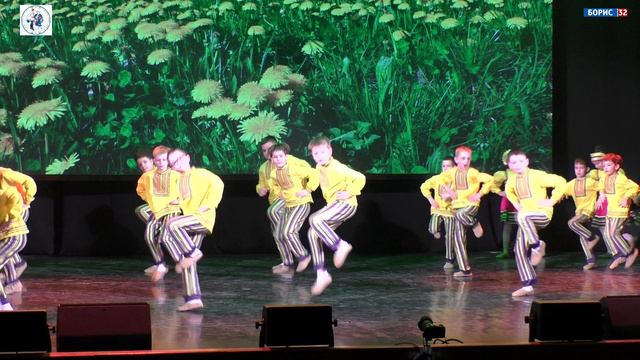 Праздничный концерт ансамбль танца "Россияне". Весёлый перепляс под танец "Махоня". 06.04.2024 год. смотреть онлайн