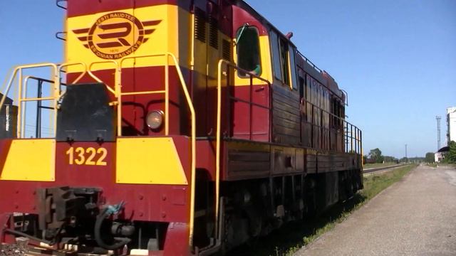 Тепловоз ЧМЭ3-4208 на ст. Раквере / CME3-4208 at Rakvere station смотреть онлайн