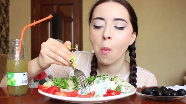 СТОИТ ЛИ БРАТЬ ФАМИЛИЮ МУЖА ? ПЕЛЬМЕНИ С МАЙОНЕЗОМ MUKBANG Ayka Emilly смотреть онлайн