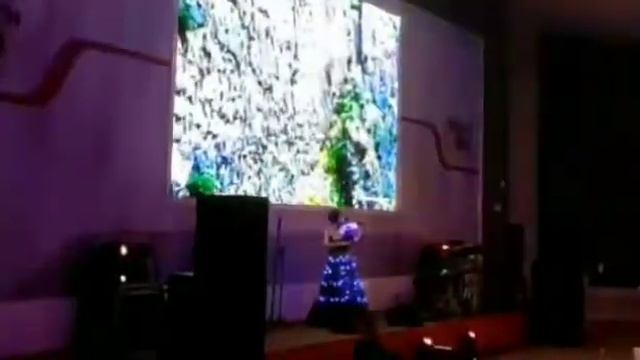 Светодиодная Шоу скрипка в светящемся платье на корпоративе в Сочи | Event-агентство ANNA LEGENDA