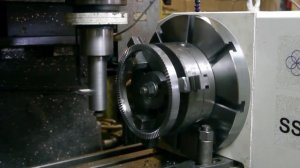 Поворотный стол Atlas SST 320. Фрезерование торцевых шлицев.