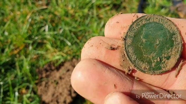 Metal Detecting UK Коп в Англии, Button Nightmare and Big Silver , Море Пуг и Большая Серебруха смотреть онлайн