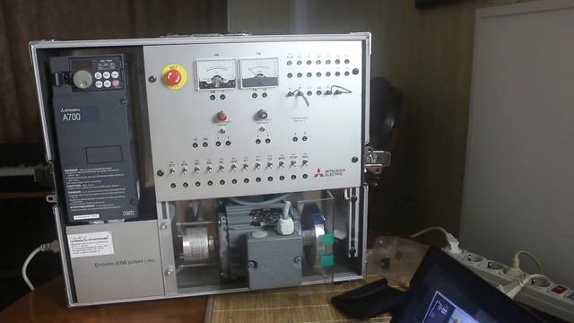 Комбинация нескольких аналоговых сигналов для задания частоты