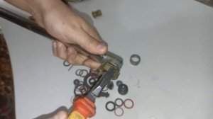 Нестандартный ремонт гусака смесителя для ванны ,лайфхаки