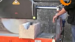 Резка кирпича