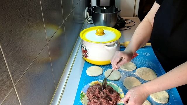 #беляши с мясом# Татарские беляши-парамач,  пышные и сочные, таят во рту, готовятся очень просто.