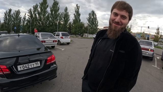 Городская суета! Гонка Mers 212 450сил vs M4 431сил на 100 тысяч смотреть онлайн