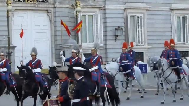 Королевский дворец в Мадриде парад 2 мая 2014 смотреть онлайн