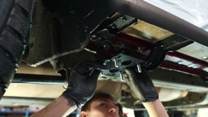 Tank 300 Установка выдвижных порогов ATS