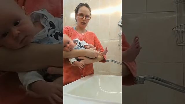 ПОЗЫ ПОДМЫВАНИЯ МЛАДЕНЦЕВ