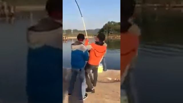 Вот это рыбалка!!! Асётр смотреть онлайн