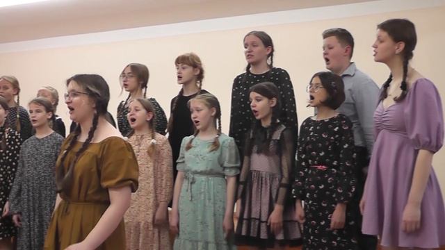 Клип Бабушкин отец. Исполняет любительский образцовый хор "Эдельвейс". ГУО Мостовская ДШИ. смотреть онлайн