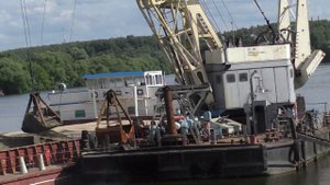 Сухогруз Ока-10 и кран ПК-19